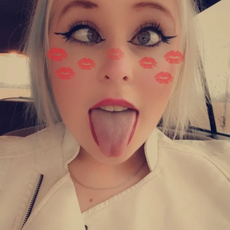 chloeebrose2000 Offline Chatraum