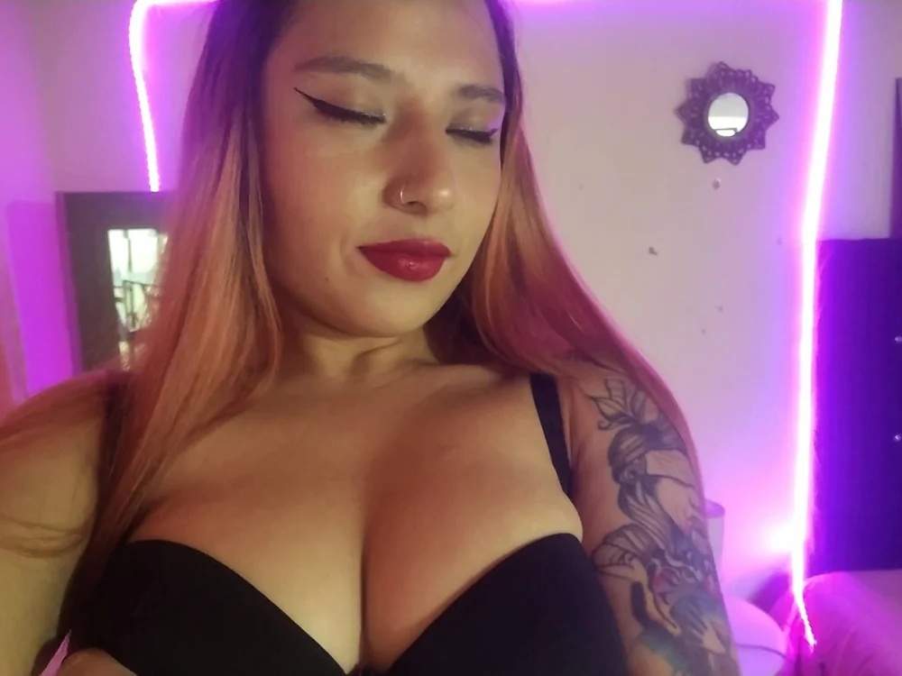 Kendall__xxx's Offline XXX Chat
