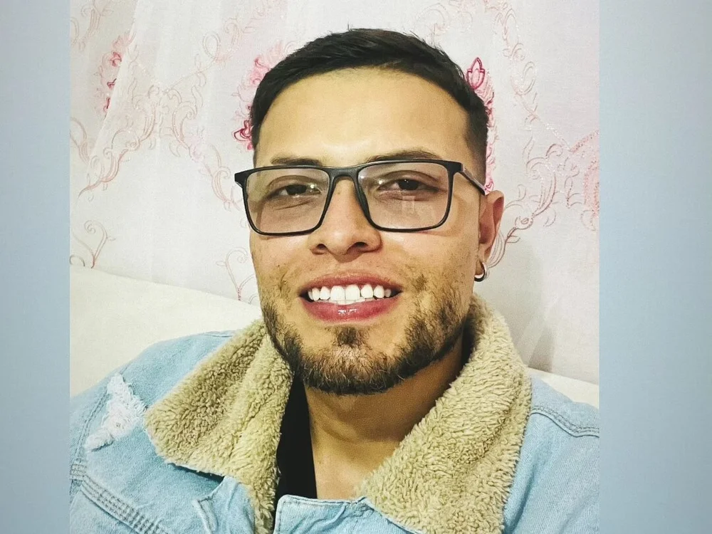 Armandoespi Offline XXX-chat