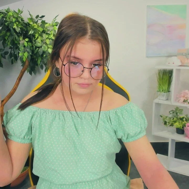 Amy_Allen's Offline XXX Chat