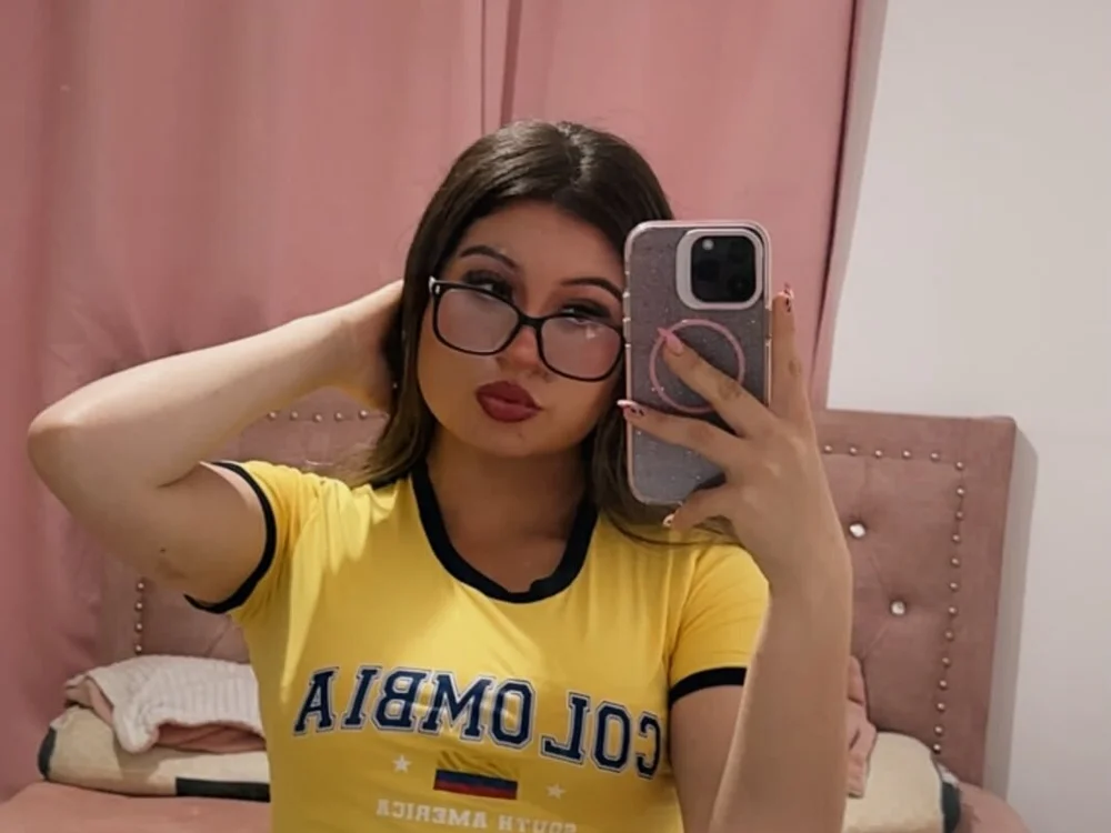 Jenn_Vega offline XXX-chat