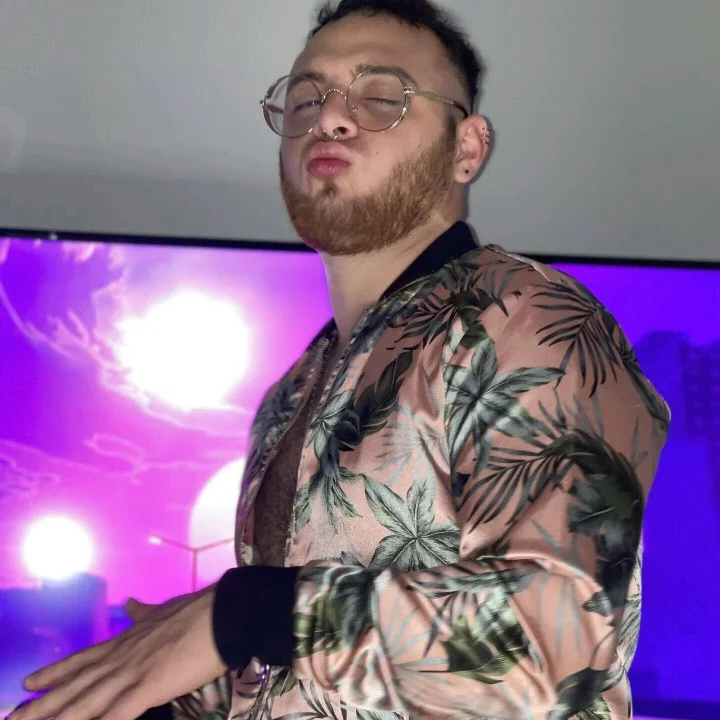 Fernandodku's Offline Chat Room