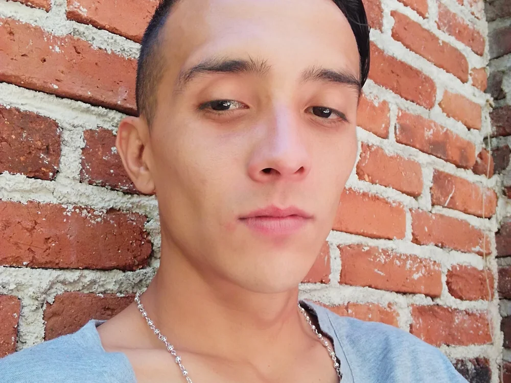 Skinny_Edward – Offline XXX chat