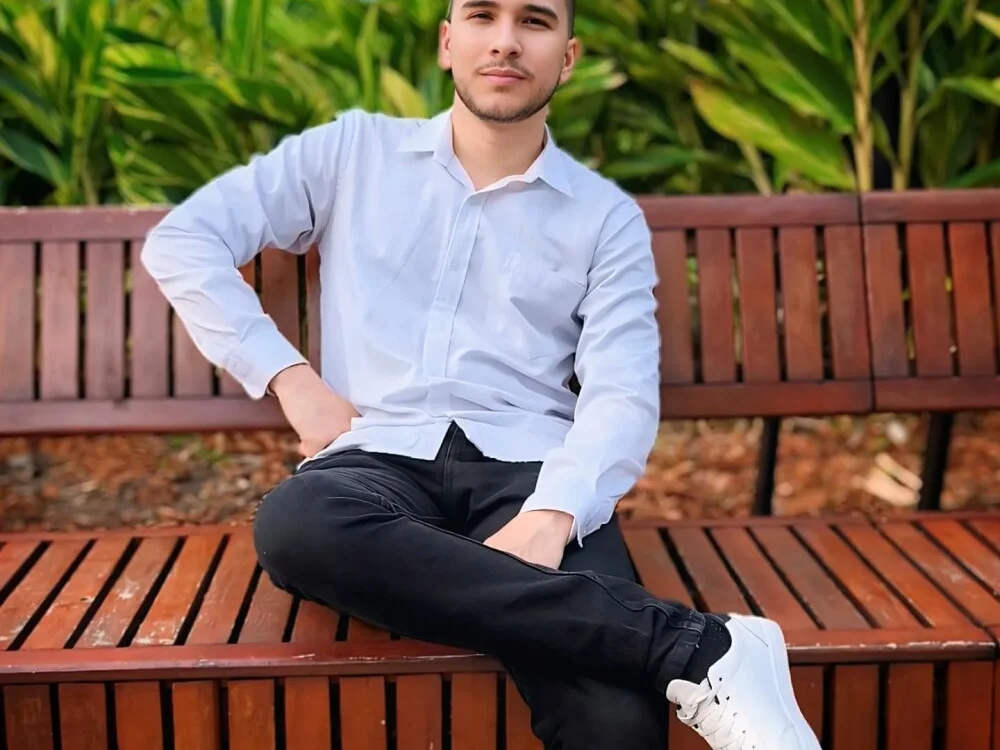 mike_257 Offline XXX Chat