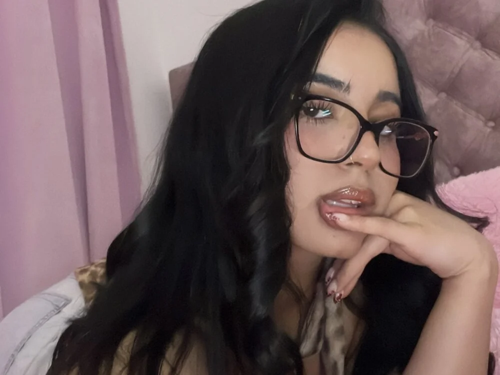 دردشة Emily-14 الجنسية دون اتصال