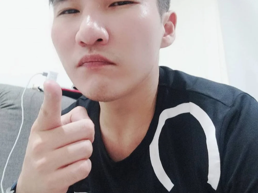 Howsen5408 offline XXX-chat