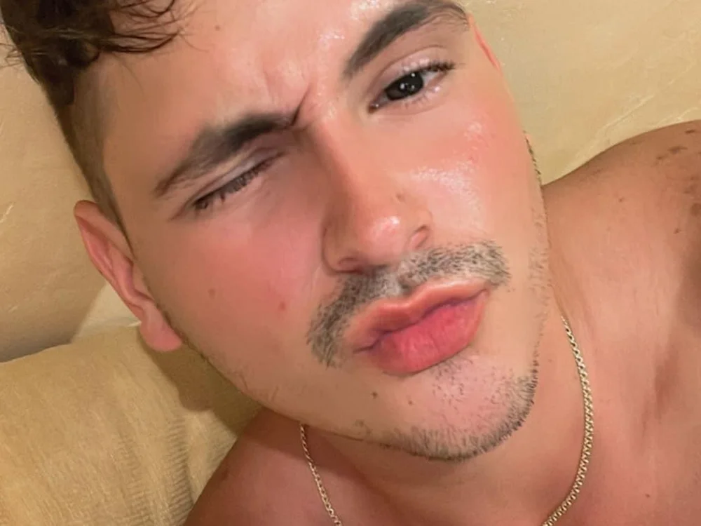 CDlatinajv Adlı Modelin Çevrimdışı XXX Sohbeti