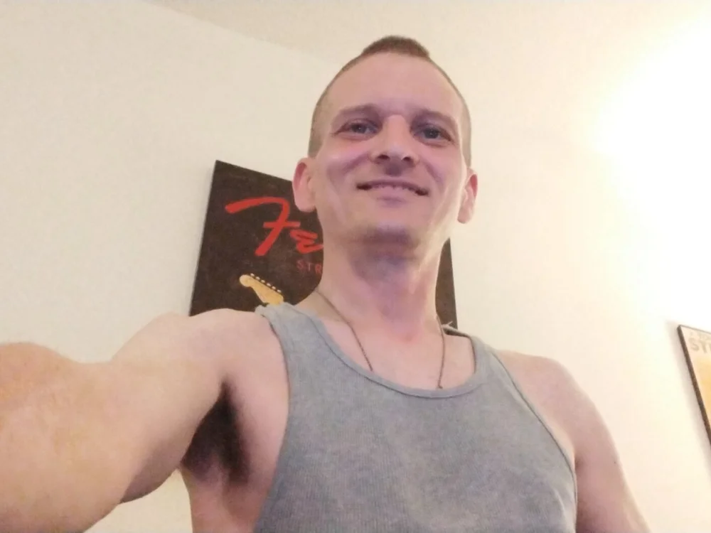 Dannyboy6911@xh's Offline XXX Chat