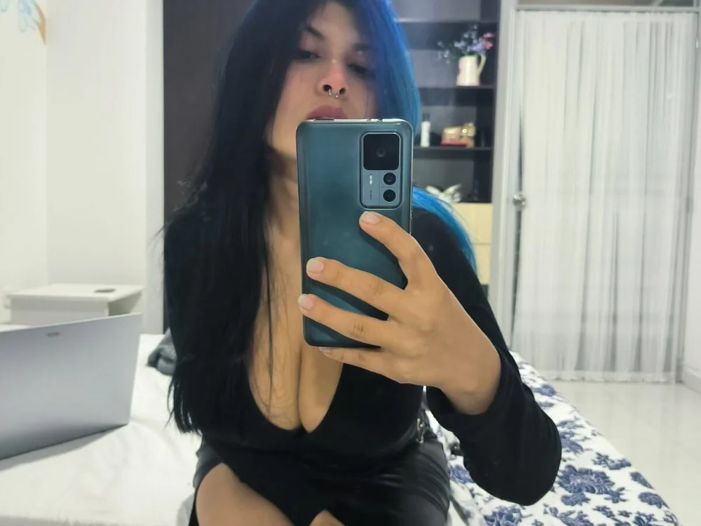 BlueLove_'s Offline Chat Room