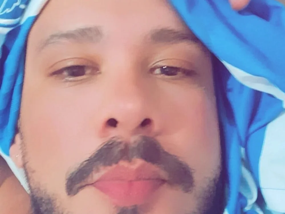 caiozinho87's Offline Chat Room