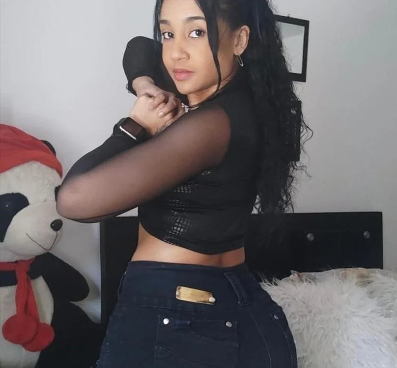 LindaCurly's Offline XXX Chat