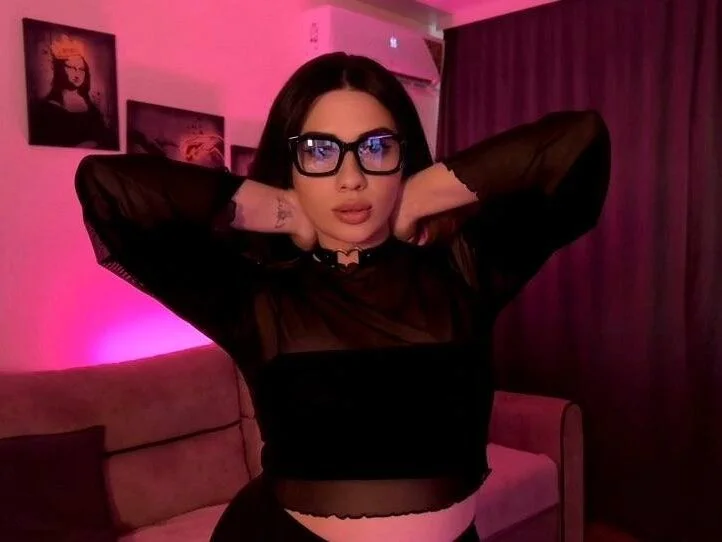 _Karamelka69n Offline XXX chat