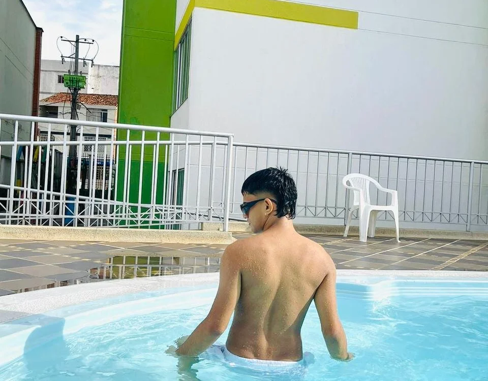 ander_deimond_ Offline XXX-Chat