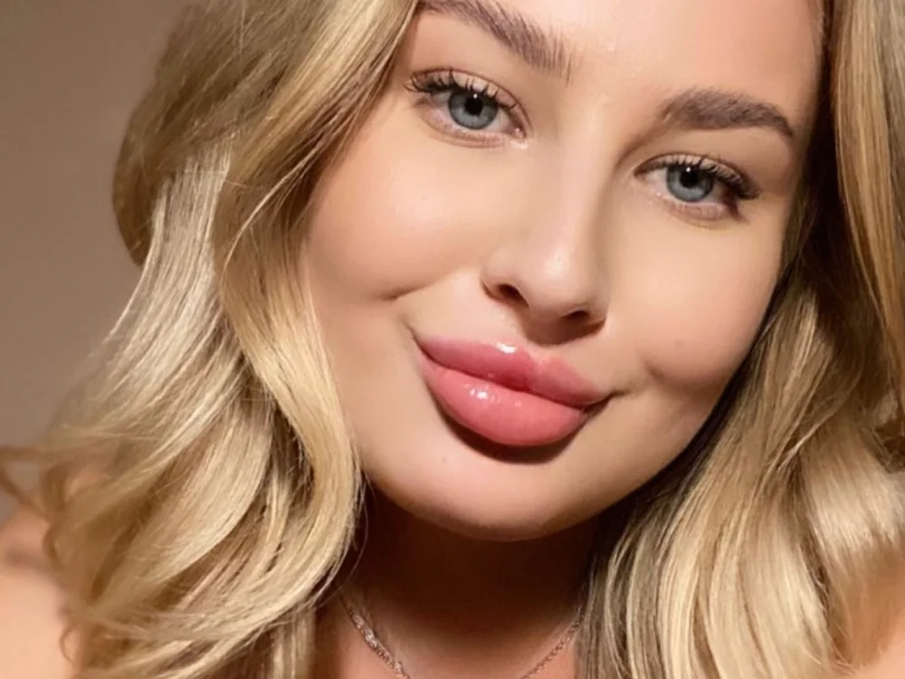 Polina_Laur offline chatrum