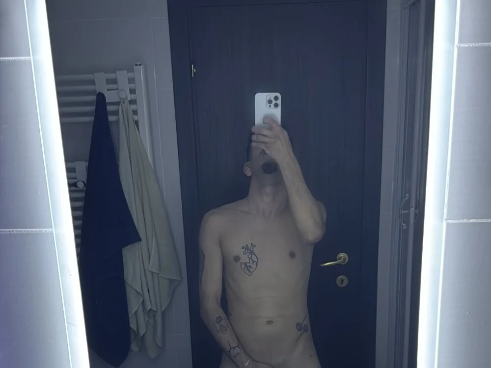 TattooSinnern Offline XXX chat