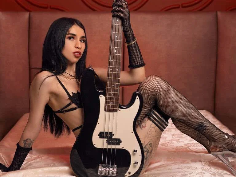 Czat XXX offline – lucywhite13