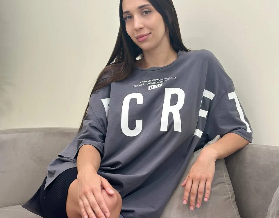AlexiaFloress' Offline Chat Room