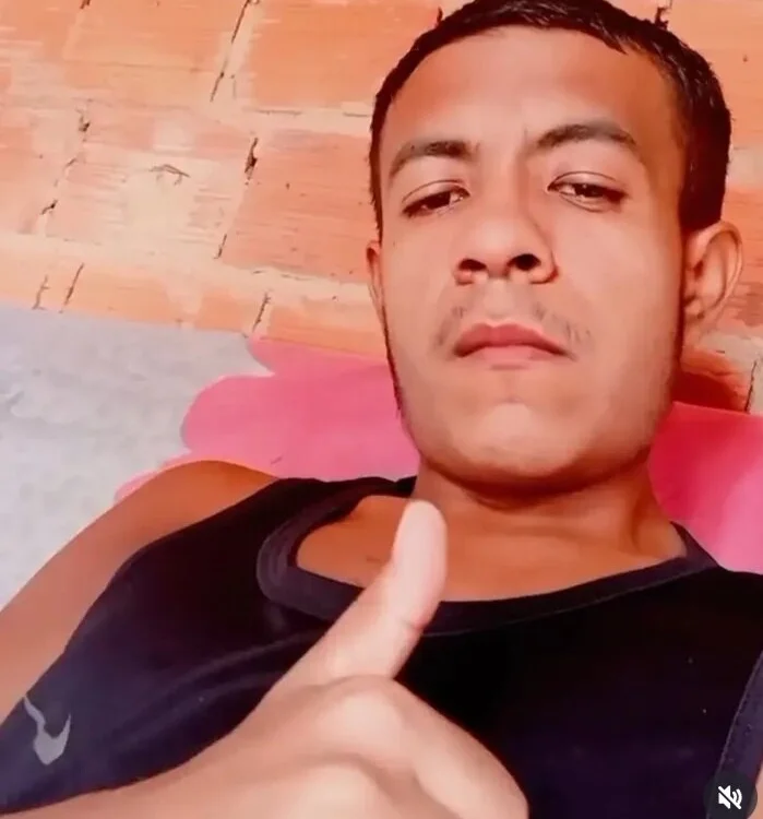 hiagosousa25's Offline XXX Chat