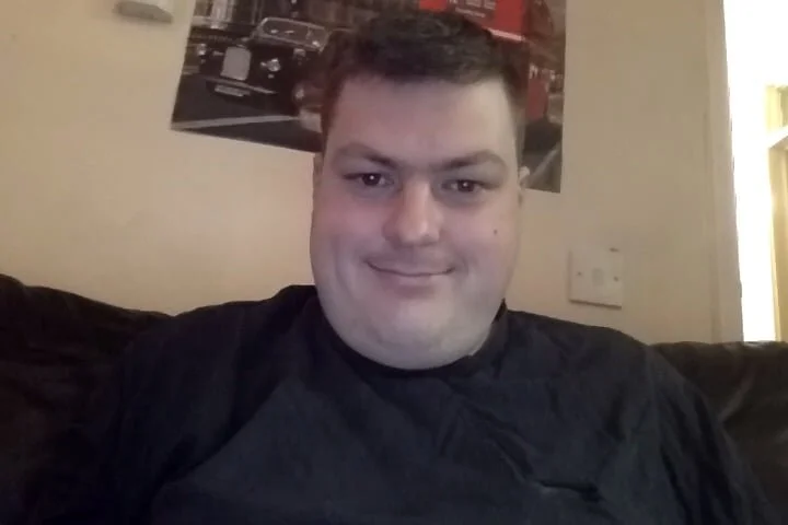 JoeJoeEdwards90's Offline Chat Room