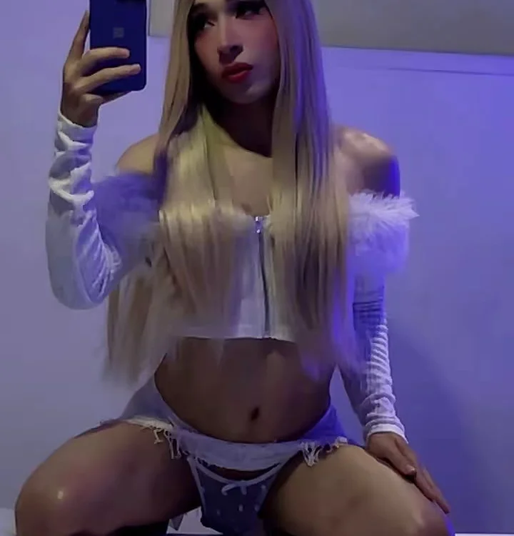AlissonRose3: συνομιλία ΧΧΧ εκτός σύνδεσης