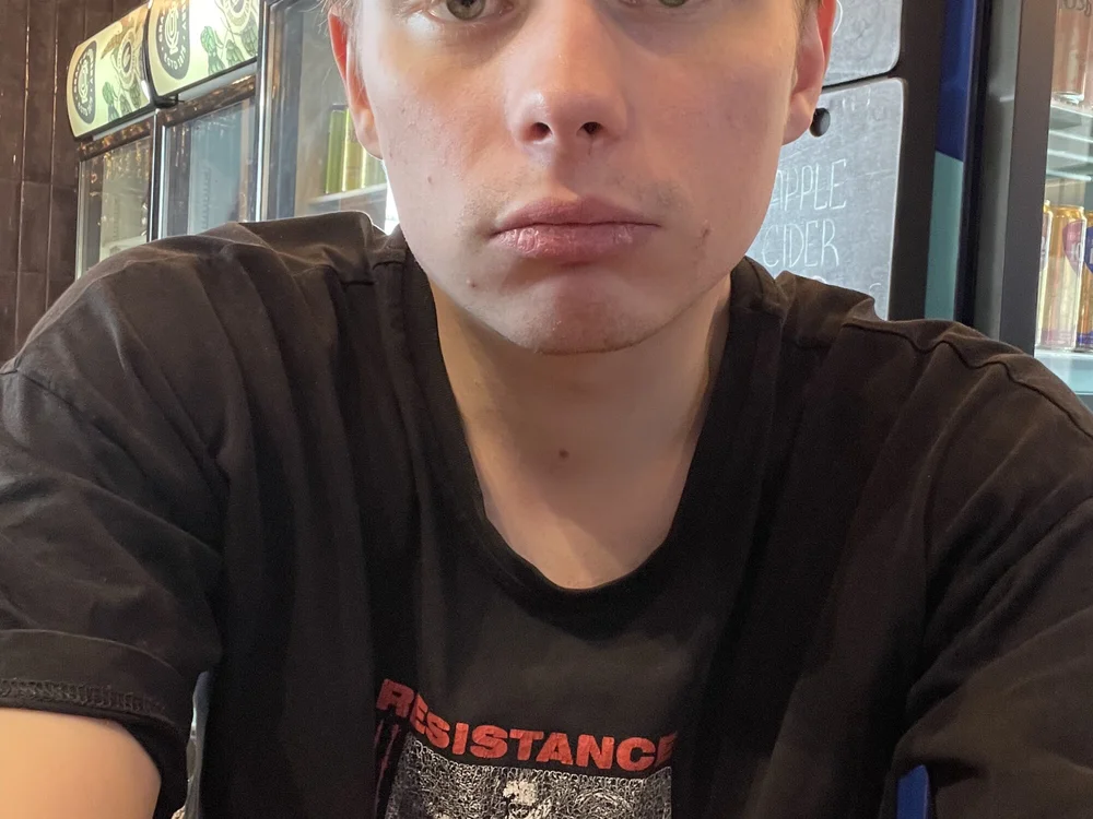 yo_cmon's Offline Chat Room