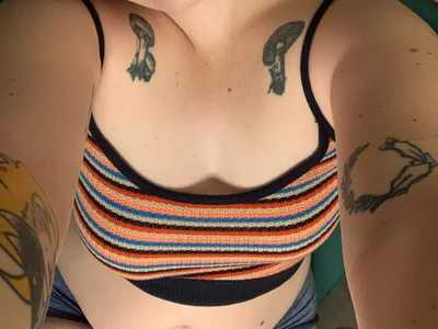 TreatLucky Female Medium Live Cam Adult