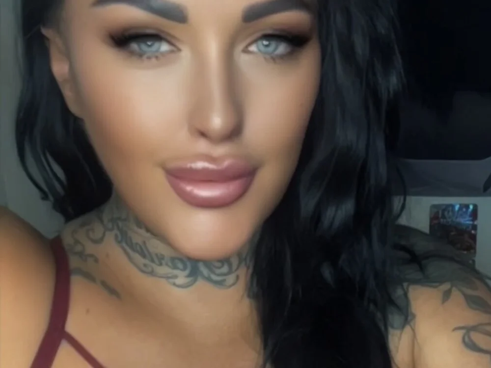 irishmilf_'s Offline Chat Room