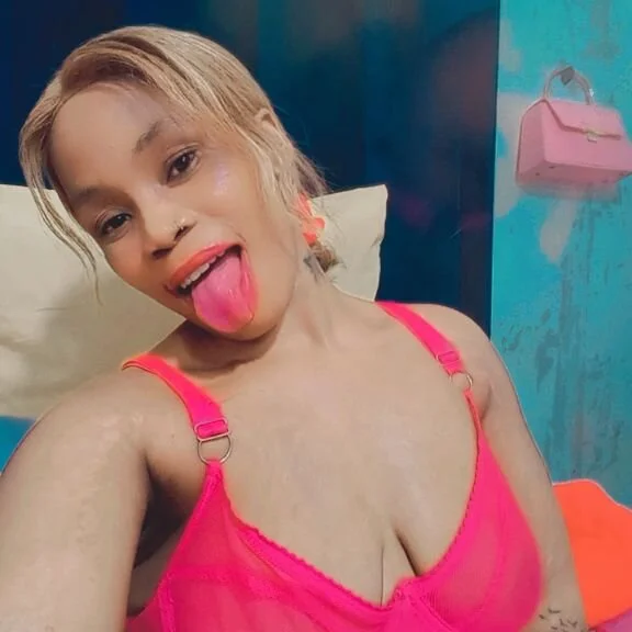 Lindabee34 Offline XXX-chat