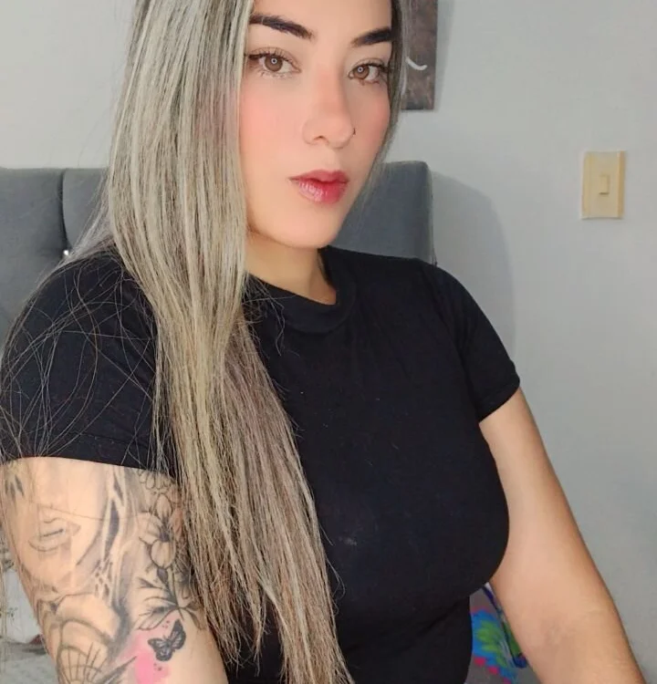 Srta-Melina's Offline XXX Chat