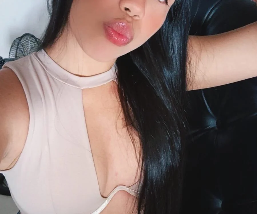 Candysexi_69's Offline XXX Chat