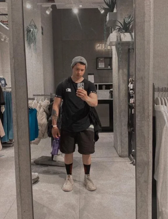 دردشة Aaronsmith2 الجنسية دون اتصال