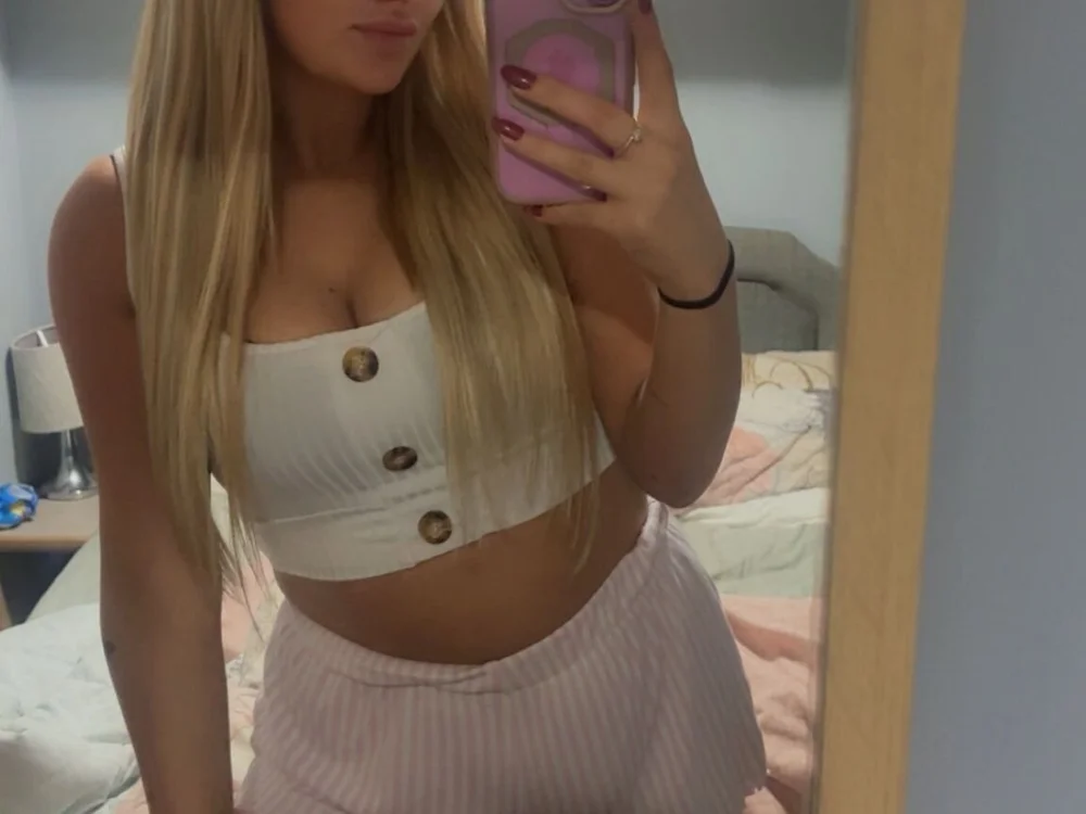 Amelia-Wright offline chatrum