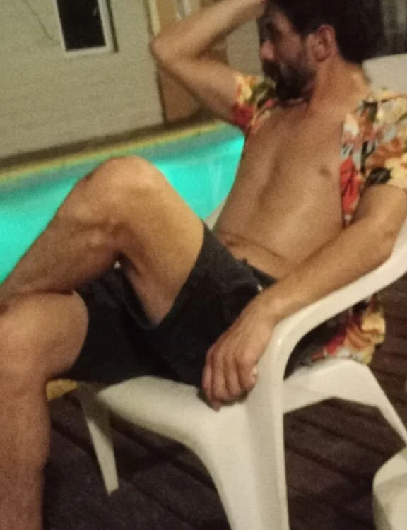Chrishot73's Offline Chat Room
