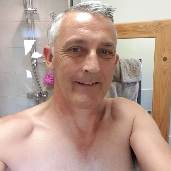 nakedcarpenteruk Adlı Modelin Çevrimdışı XXX Sohbeti