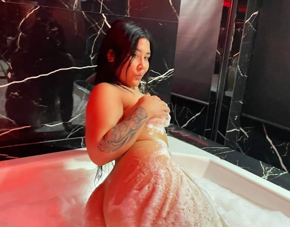 Lilith_RoseCss Offline XXX-Chat