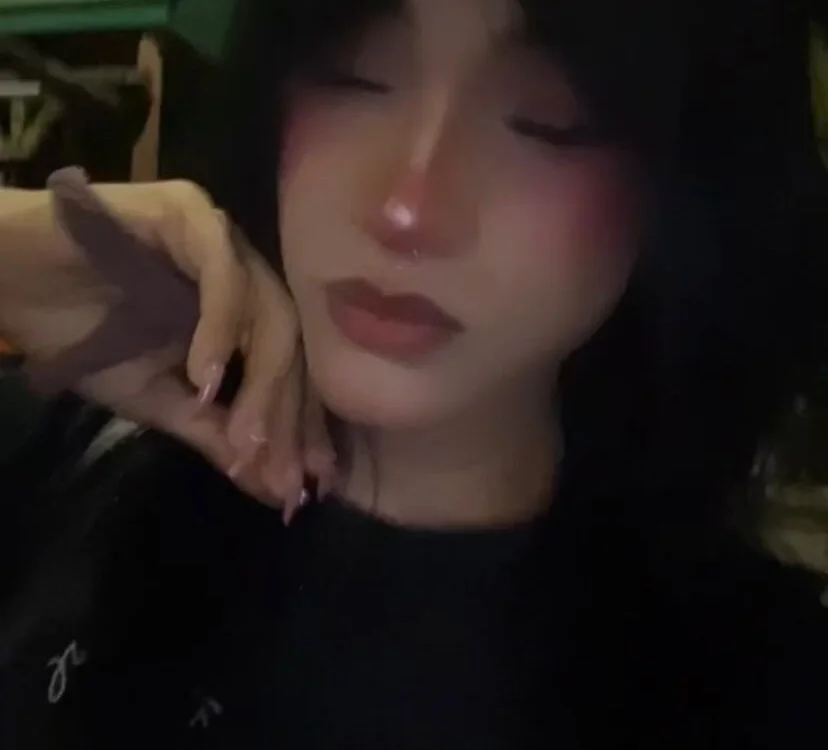 hannahmoonly: συνομιλία ΧΧΧ εκτός σύνδεσης