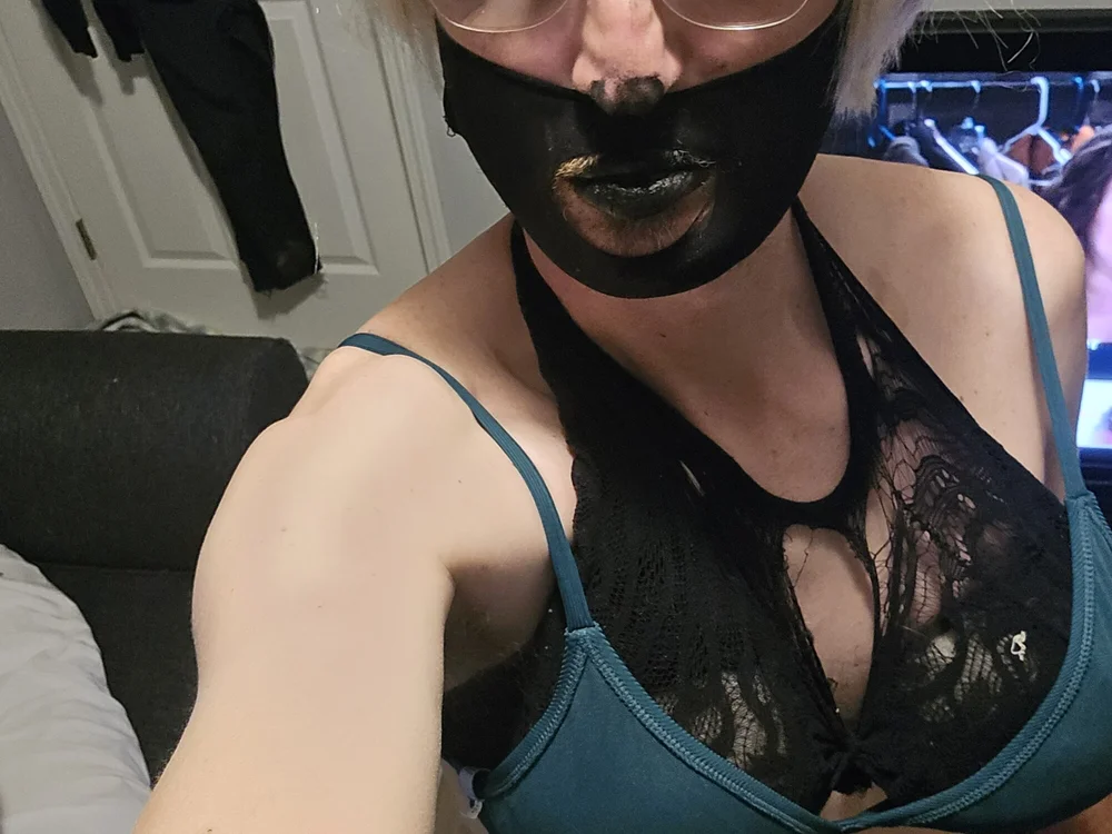 Jillianxxx87's Offline Chat Room