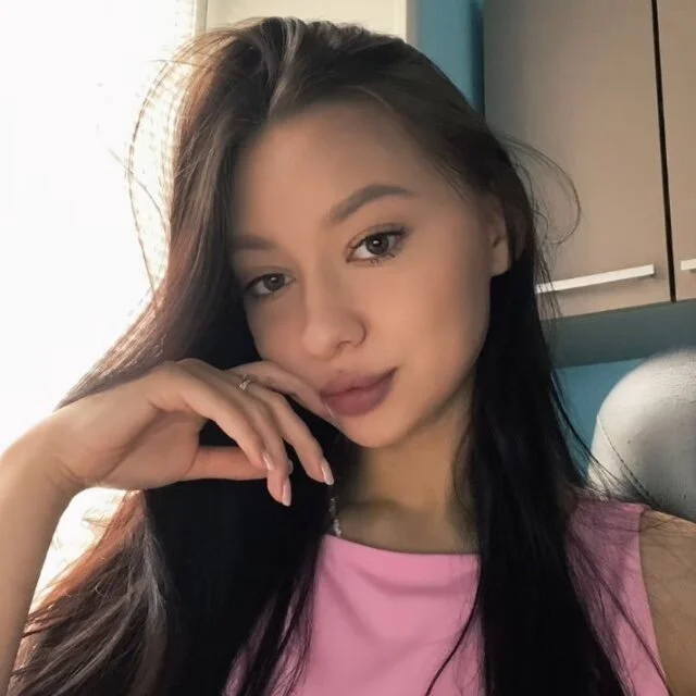 KristaLarmon Offline XXX-Chat