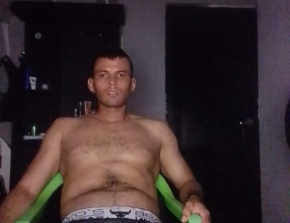 andres_12ad Chat XXX offline