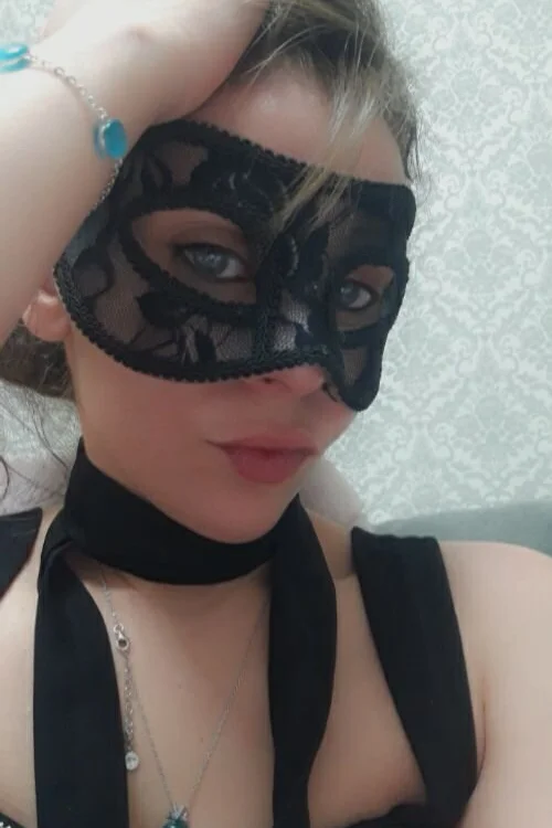 Lexy_Salvo's Offline Chat Room