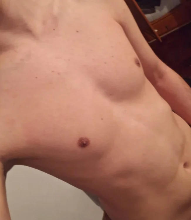 twink_boyy_04's most recent online preview