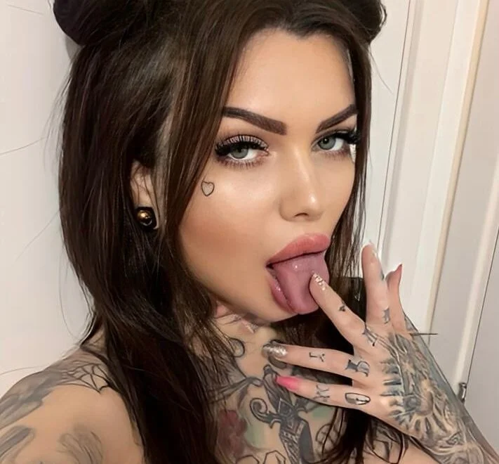 Offline XXX chat modela SabrinaMuller