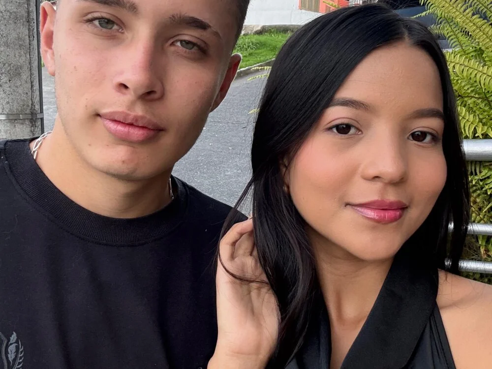 Kitty_julian 離線 XXX 聊天