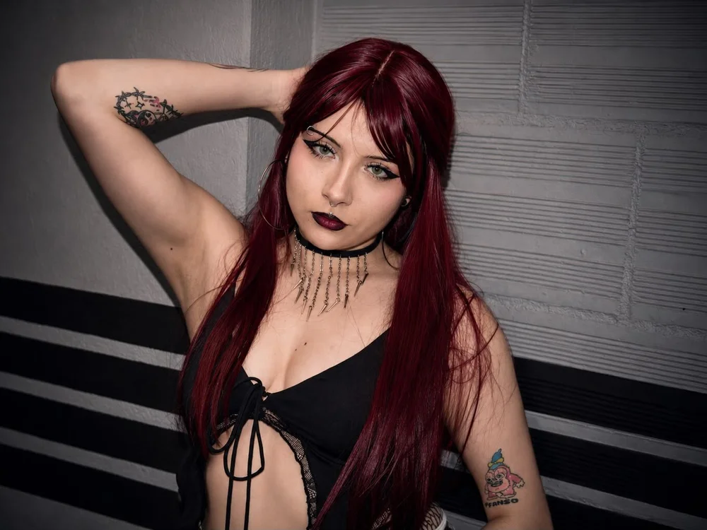 badeyesssn Offline chat-huone