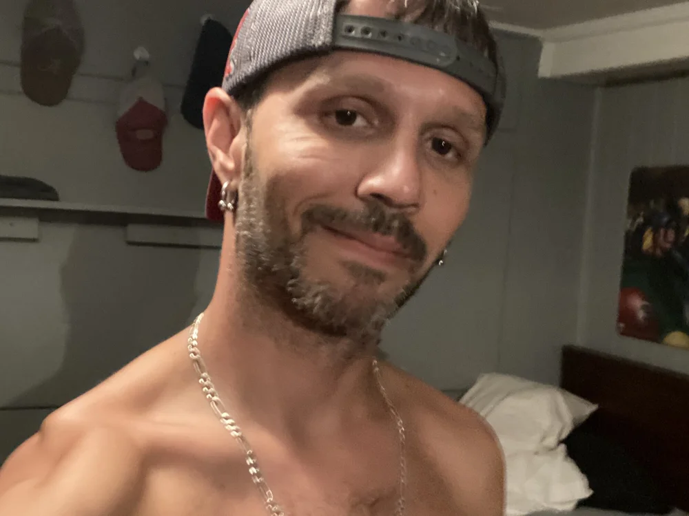 Ipoundass85's Offline XXX Chat