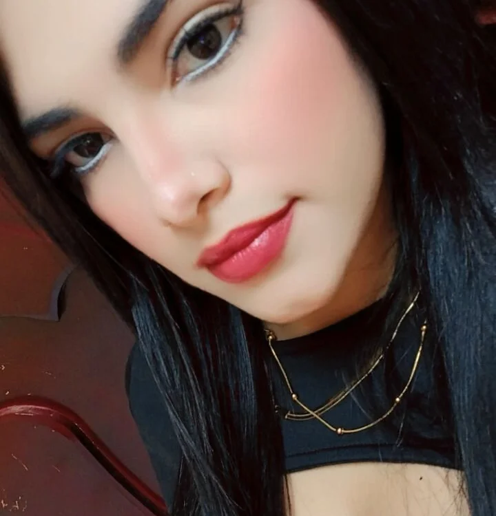 Tati_Ht's Offline Chat Room