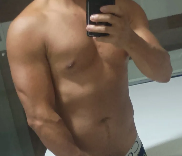 Viverpuroprazer20 Adlı Modelin Çevrimdışı XXX Sohbeti
