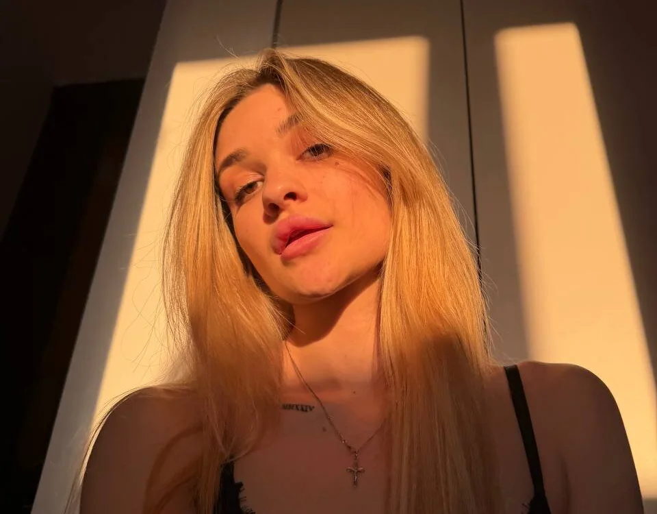 Blondy_77 Live Sex Cam