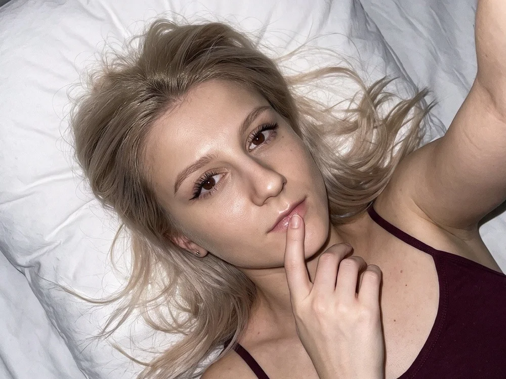 Alinika08's Offline XXX Chat