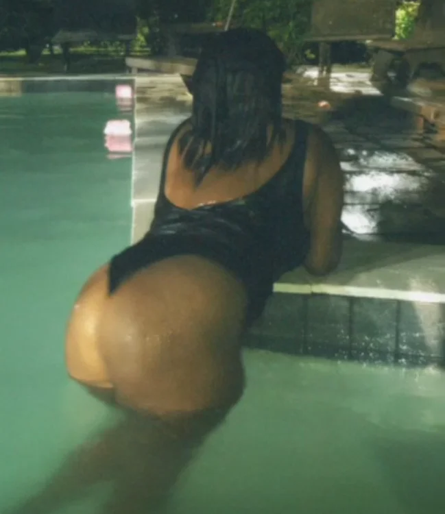 Nakeorfo_ cover photo